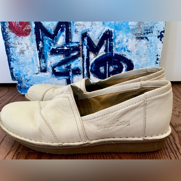 groundhog Slip On Sz 8 Cream Leather Rubber Sole Ballet - Picture 3 of 12